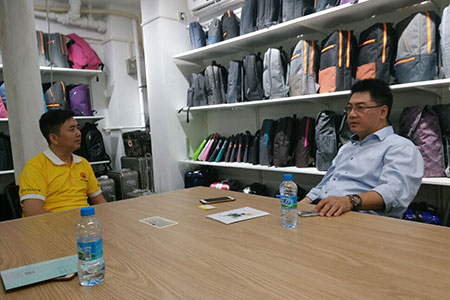 席梦思床褥家具有限公司袁总莅临爱自由箱包