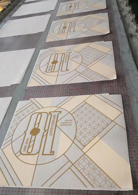 包包如何丝印logo？